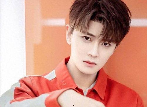 吃瓜娱乐圈任嘉伦是谁啊,娱乐圈的瓜中明星