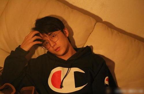 吃瓜娱乐圈张新成,娱乐圈的瓜田新秀，星光熠熠的青春足迹