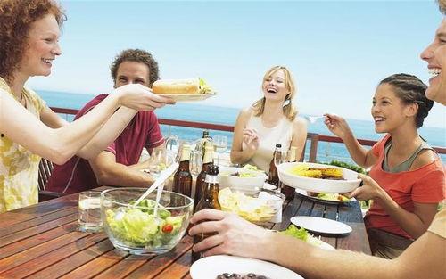 娱乐吃瓜酱的作品过年,盘点2024年春节热门吃瓜事件